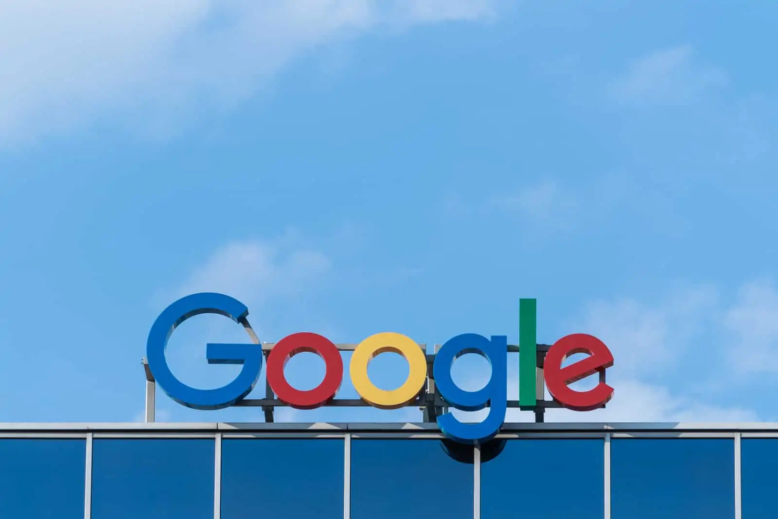 Google bị phạt 100 triệu USD vì không xóa nội dung bị cấm ở Nga
